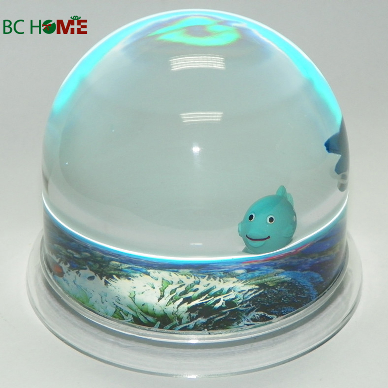 plastic Snow globes